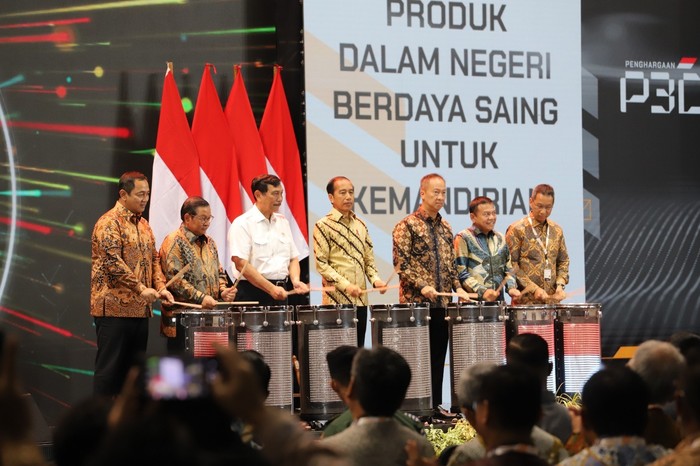 Menteri Pendayagunaan Aparatur Negara dan Reformasi Birokrasi (PAN-RB) Abdullah Azwar Anas menjadikan belanja produk dalam negeri (PDN) sebagai salah satu indikator evaluasi reformasi birokrasi pada semua instansi pemerintah.