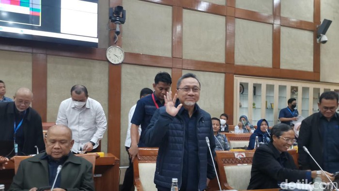 Menteri Perdagangan Zulkifli Hasan di DPR
