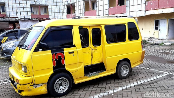 Mobil angkot yang dicuri pria Kebumen di Karawang
