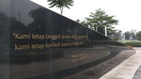 Monumen Pahlawan COVID-19 terletak di depan Lapangan Gasibu dan berdekatan dengan Gedung Sate. (Foto: Bima Bagaskara/detikJabar)