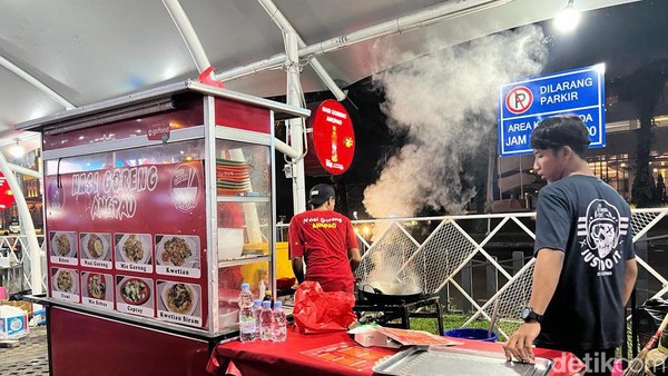Nikmatnya Nasi Goreng China Halal Berbumbu Medok di Gading Serpong