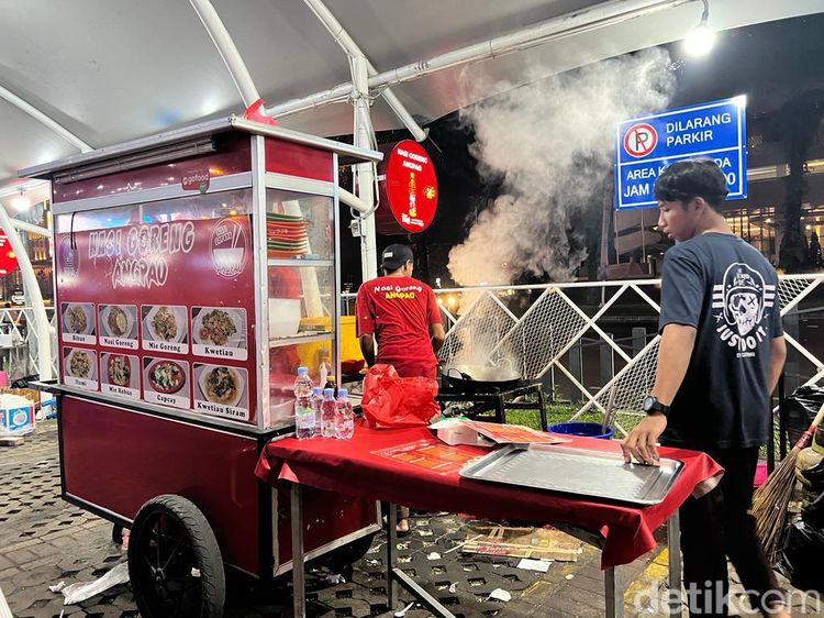 Nikmatnya Nasi Goreng China Halal Berbumbu Medok di Gading Serpong