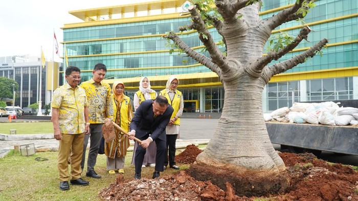 Penyerahan Pohon Baobab