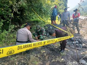 Garis Polisi Dipasang di Tanah Dangdut Lumajang Cegah Warga Terperosok