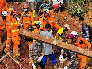 50 Korban Meninggal Akibat Longsor Natuna Dievakuasi, Berikut Datanya