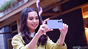 Posisi tujuh ditempati oleh Samsung Galaxy A54 dengan pangsa pasar 1,4%. Foto: Adi Fida Rahman/detikINET