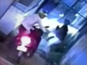 Asyik Main HP, Mahasiswa di Medan Viral Dirampok 2 Pria pakai Besi