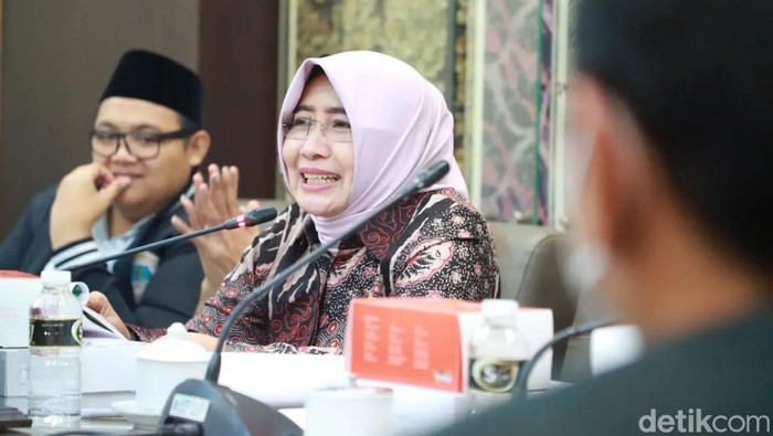 Sekretaris DPW PKB Jatim Anik Maslachah