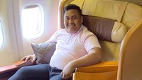 Ajudan pribadi kerap pamer kemewahan dan aktivitasnya di jet pribadi. (Instagram/@ajudan_pribadi)