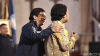 Di kesempatan yang sama, Rektor UNS Prof Jamal Wiwoho mengatakan, keberhasilan dan kegagalan dalam hidup itu merupakan hal biasa. Namun, kegagalam diperlukan untuk dijadikan pembelajaran agar kehidupan menjadi lebih baik.