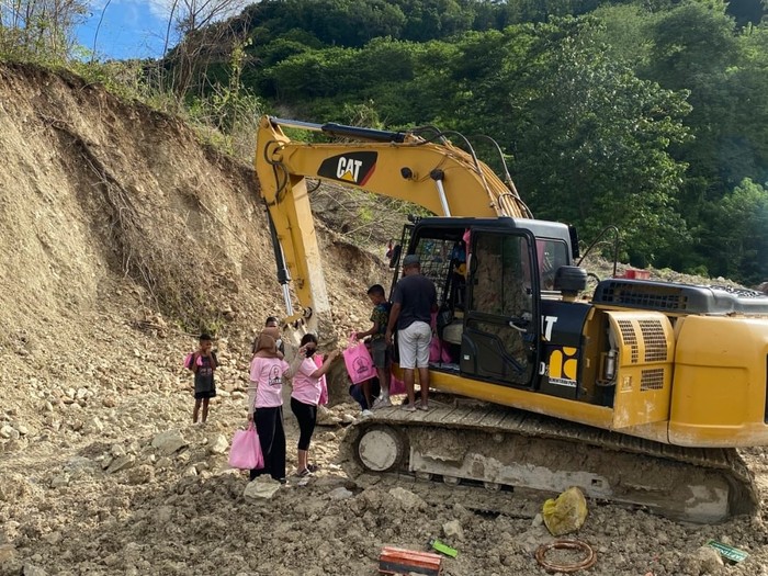 Srikandi Ganjar NTT Beri Bantuan