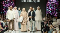 Ini merupakan kali pertama bagi Siti Khadijah tampil di event sebesar ini. Apalagi, Siti Khadijah dianggap sebagai pionir brand mukena pertama di Indonesia yang mengedepankan nilai dari segi kenyamanan dan desain yang minimalis, namun tetap elegan dan berkelas.