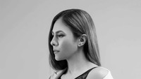 Tampil seksi mengenakan lingerie, tubuh langsing Wulan pun jelas terlihat. Meski sudah memiliki 3 orang anak dan berusia 41 tahun namun penampilan Wulan memang tak kalah dari ABG yang berusia jauh di bawahnya. (Foto: Instagram/@raquellingerie)