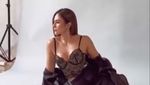 Foto Seksi Wulan Guritno Jadi Model Lingerie, Body Goals Banget!