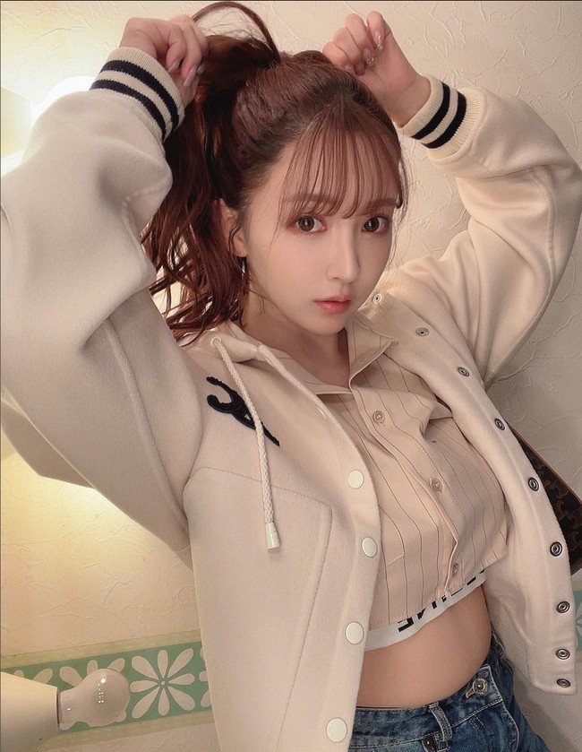 Yua Mikami sudah mempersiapkan beberapa proyek untuk pensiun nanti, yang akan rilis secara bertahap hingga Agustus nanti, yakni bulan kelahirannya. Foto: Instagram/@yua_mikami