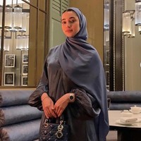 Beberapa kali Ameera tampil dengan hijab dan kaftan yang tertutup.Foto: dok. Instagram/@littlemisskhan