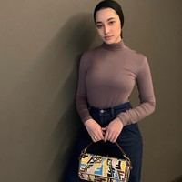 Ameena juga dihujat ketika ia mengenakan turban, namun menggunakan baju ketat yang membentuk lekuk tubuhnya. Foto: dok. Instagram/@littlemisskhan