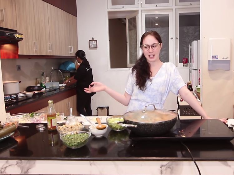 Potret Dapur Arumi Bachsin yang Minimalis tapi Elegan