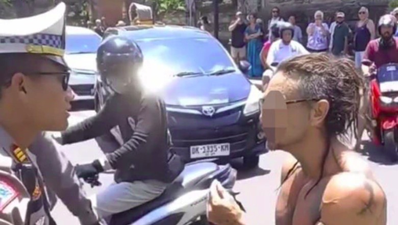 Bule bali ditilang Bule bali ditilang
