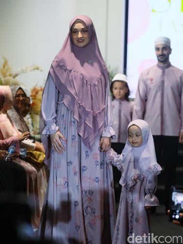 Fashion Show Busana Syari Si.Se.Sa.