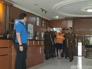 Penangguhan Penahanan Ferry Irawan Ditolak