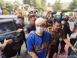 Ferry Irawan Bebas Usai Dapat Remisi HUT Ke-78 RI