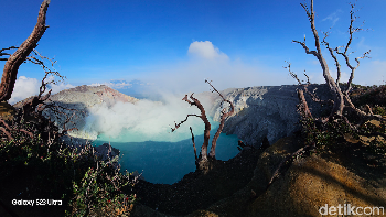 Varian tertinggi dari Galaxy S23 Series, yakni Galaxy S23 Ultra, dibekali Adaptive Pixel 200 MP dan kualitas perekaman video 4K di 60fps atau 8K di 30fps untuk konten yang lebih tajam, fitur 30x atau 100x Space Zoom untuk menangkap keindahan dari jauh, hingga durability yang diklaim tak tertandingi sehingga kegiatan hunting konten outdoor pun bisa lebih praktis. Foto: Rachmatunnisa