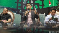 Diskusi ini menyoroti gaya hidup mewah para pejabat pajak dan keluarganya. 