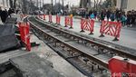 Bebas Macet! Asyiknya Hilir-mudik Naik Trem di Turki