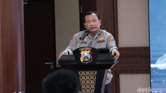 Kapolda Jatim saat berdialog dengan petinggi perguruan silat di Jatim.