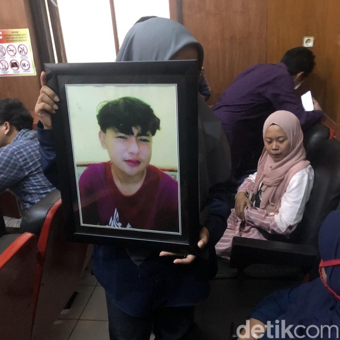 Keluarga korban Tragedi Kanjuruhan hadir di PN Surabaya