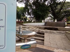 Keran Air di Taman Badak dan Persib Bandung Rusak