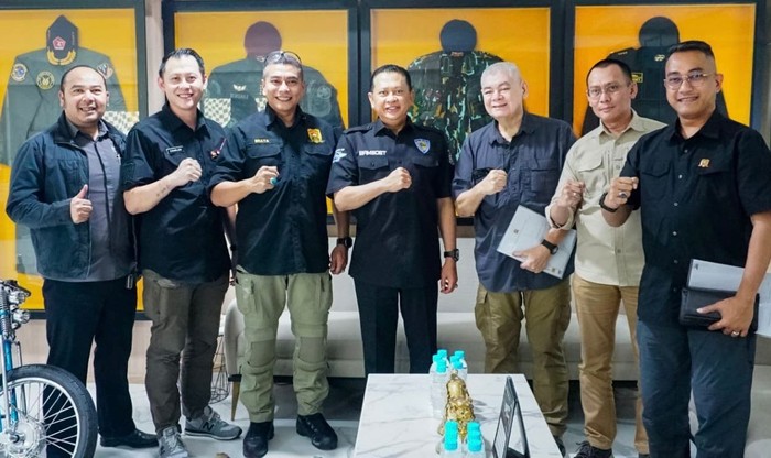 Ketua Umum Perkumpulan Pemilik Izin Khusus Senjata Api Beladiri (PERIKHSA) Bambang Soesatyo menyampaikan pihaknya akan kembali menggelar Lomba Keterampilan Penggunaan Senjata Api Beladiri pada 1 Juli 2023 mendatang.