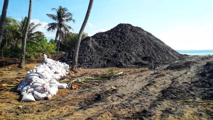 Kondisi Tambang Pasir Besi di Desa Pohgading Kecamatan Pringgabaya Lombok Timur. Foto: istimewa.