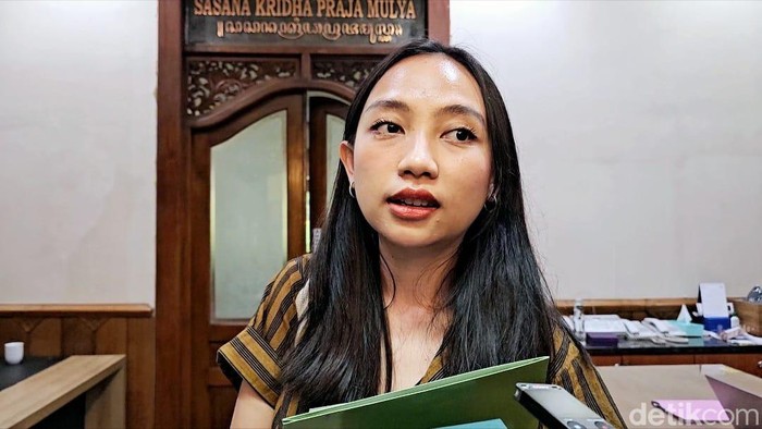 Konsul Muda Ekonomi KJRI New York Amanda Himawan bertemu Wali Kota Solo Gibran Rakabuming Raka di Balai Kota Solo, Kamis (16/3/2023).
