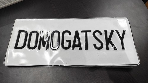 Polda Bali menegaskan pemilik Lamborghini pelat palsu DOMOGATSKY bisa dipidana jika terbukti memalsukan surat-surat kendaraan.