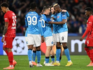 Napoli Vs Frankfurt: Menang Lagi, Partenopei ke Perempatfinal