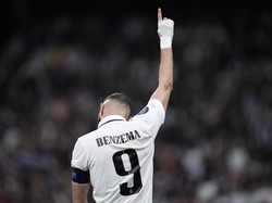 Madrid berhasil memanfaatkan celah pada menit ke-78 lewat Karim Benzema. Gol itu sekaligus jadi satu-satunya yang tercipta di pertandingan ini dan memastikan Madrid lolos ke perempatfinal dengan agregat 6-2. AP/Bernat Armangue  