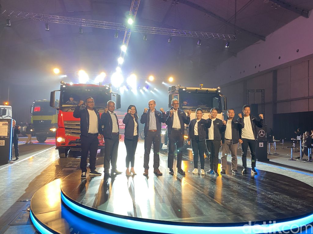 Mercedes-Benz Actros meluncur di Indonesia