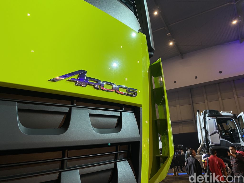 Mercedes-Benz Actros meluncur di Indonesia