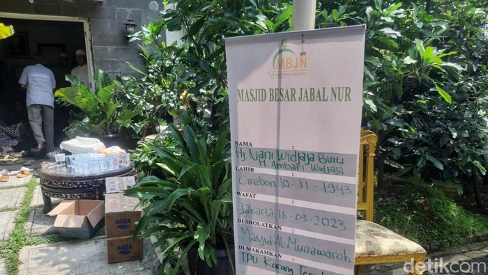 nani wijaya Suasana rumah duka Nani Wijaya.