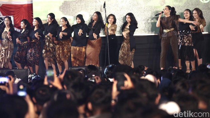 Nidji-The Changcuters Bikin #DemiIndonesia di UNS Pecah....