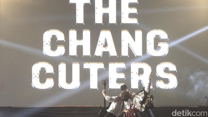 Nidji-The Changcuters Bikin #DemiIndonesia di UNS Pecah.... Nidji-The Changcuters Bikin #DemiIndonesia di UNS Pecah....