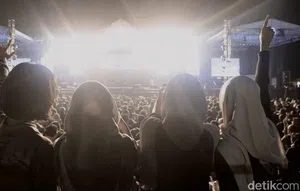 Nidji hingga The Changcuters Bikin #DemiIndonesia di UNS Pecah....