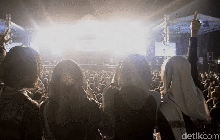 Nidji hingga The Changcuters Bikin #DemiIndonesia di UNS Pecah....