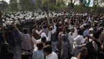 Pakistan Chaos, Pendukung Imran Khan dan Polisi Bentrok