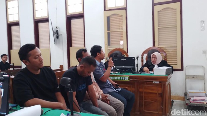 Para saksi  saat memberikan keterangan. (Foto:  Farid Siregar)