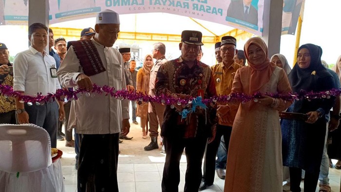 Pasar di Aceh Jaya yang terbengkalai selama tujuh tahun difungsikan lagi Pasar di Aceh Jaya yang terbengkalai selama tujuh tahun difungsikan lagi