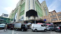 Hal yang sama juga berlaku untuk Blok F Tanah Abang. Gedung Blok F hanya tutup pada 22-25 April 2023 dan beroperasional lagi seperti biasa pada 26 April 2023. Grandyos Zafna/Detikcom