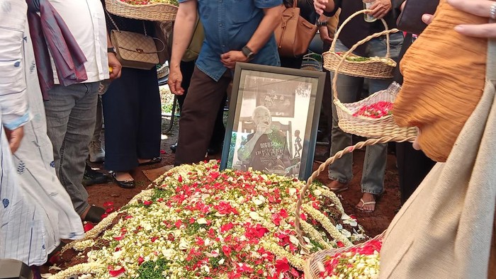 Pemakaman Nomo Koeswoyo